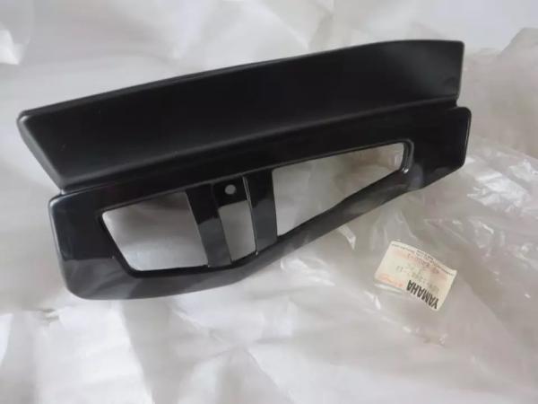 Yamaha Kühlerverkleidung DT80 LCI DT125 LC schwarz original 10V-12467-11 NEU